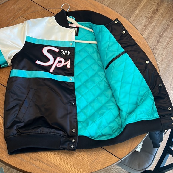 San Antonio Spurs bomber by Mitchell and Ness. Large - Picture 4 of 5